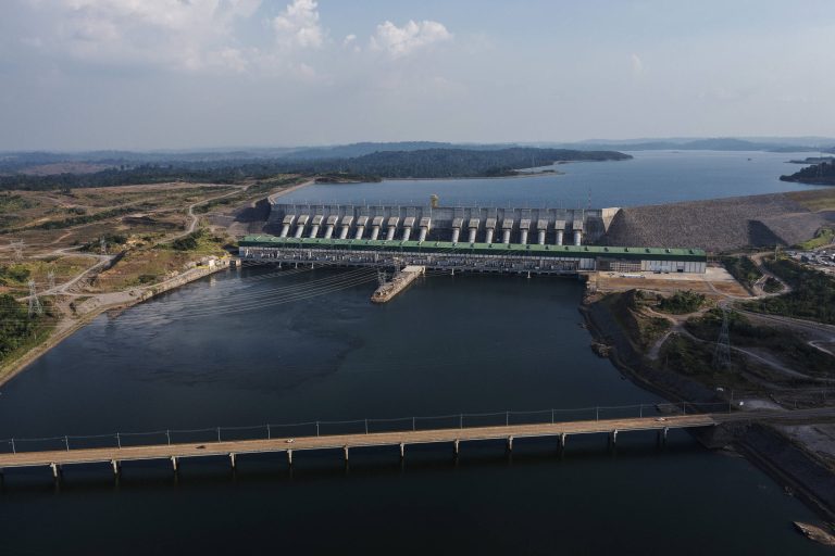 Brasil vai gerar energia mais suja nos próximos anos - 18/02/2026 - Economia