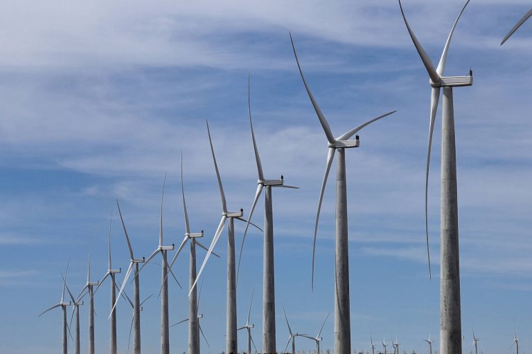 Folha renova campanha em defesa da energia limpa - 18/02/2026 - Economia