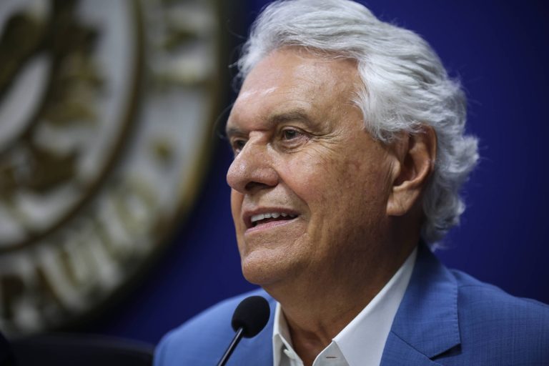 Acordo de minerais entre Goiás e EUA prevê exclusividade - 24/03/2026 - Economia