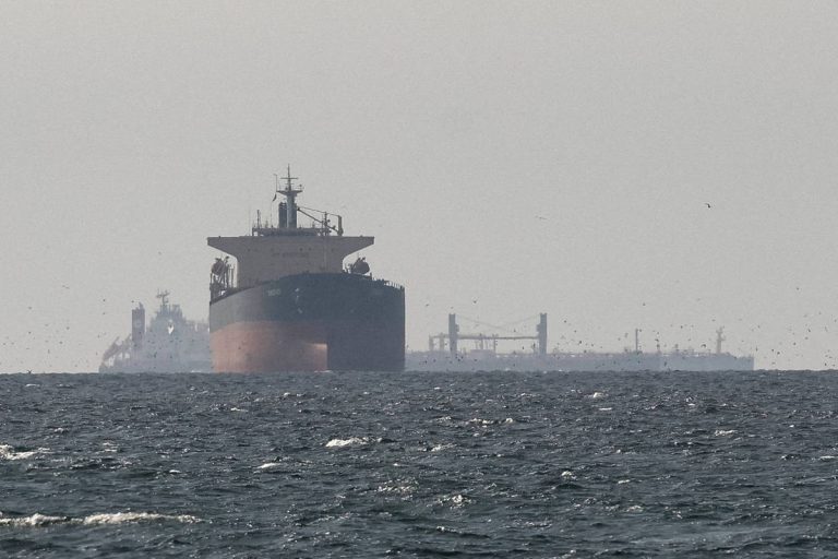 Guerra mostra que estreito de Hormuz não é tão seguro e ressalta sua importância mundial - 21/03/2026 - Economia