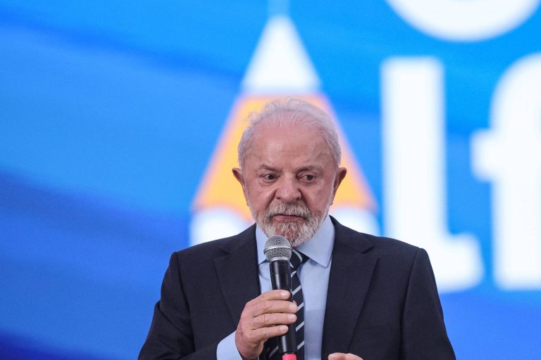 Lula quer mudanças para juro no crédito rotativo cair - 24/03/2026 - Economia