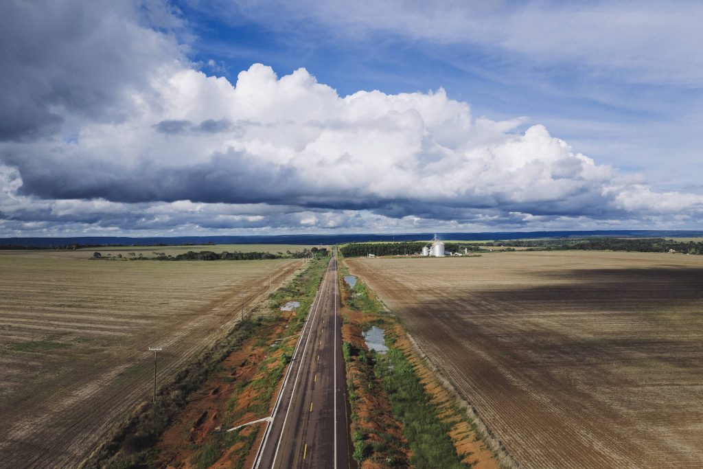 Agro critica bloqueio a crédito para desmatamento legal - 13/04/2026 - Economia