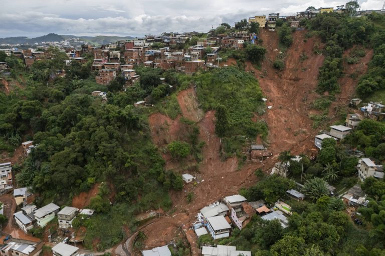 Dinheiro de fundos de hedge vai para títulos de catástrofe - 13/04/2026 - Economia