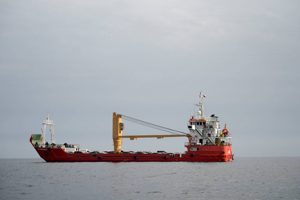 Guerra no Irã: petroleiros dão meia-volta em Hormuz - 12/04/2026 - Economia