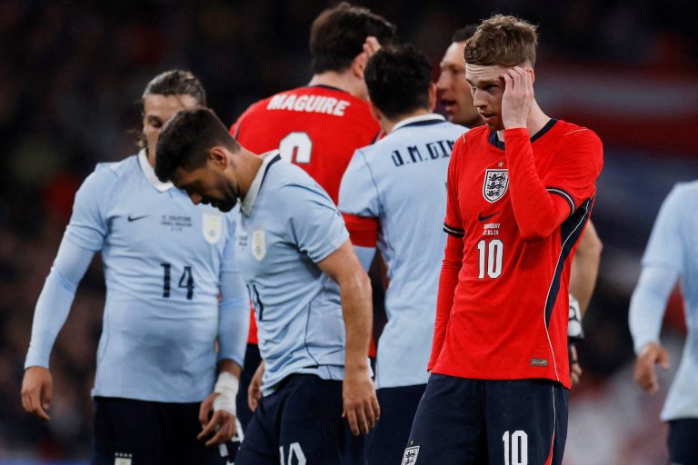 Nike investiga problema em design de uniformes da Copa - 12/04/2026 - Economia