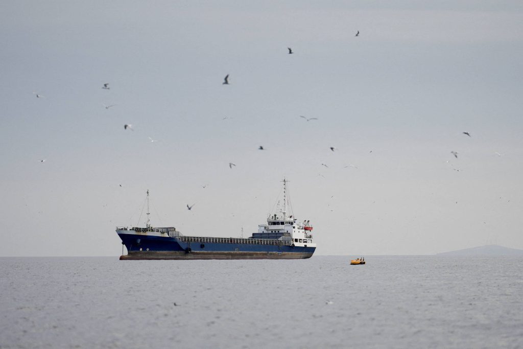 Petróleo deve subir com fracasso do acordo entre EUA e Irã - 12/04/2026 - Economia