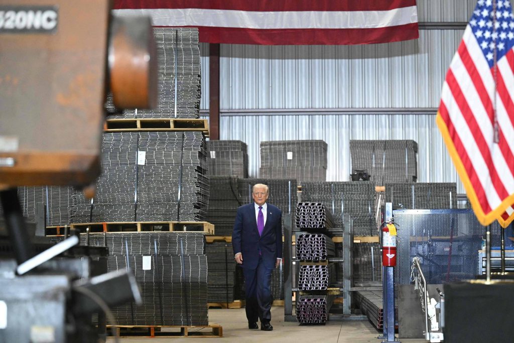 Trump vai reformular tarifas de de aço e alumínio, diz WSJ - 01/04/2026 - Economia