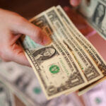 Dólar e Bolsa hoje (29); acompanhe as cotações - 29/05/2026 - Economia