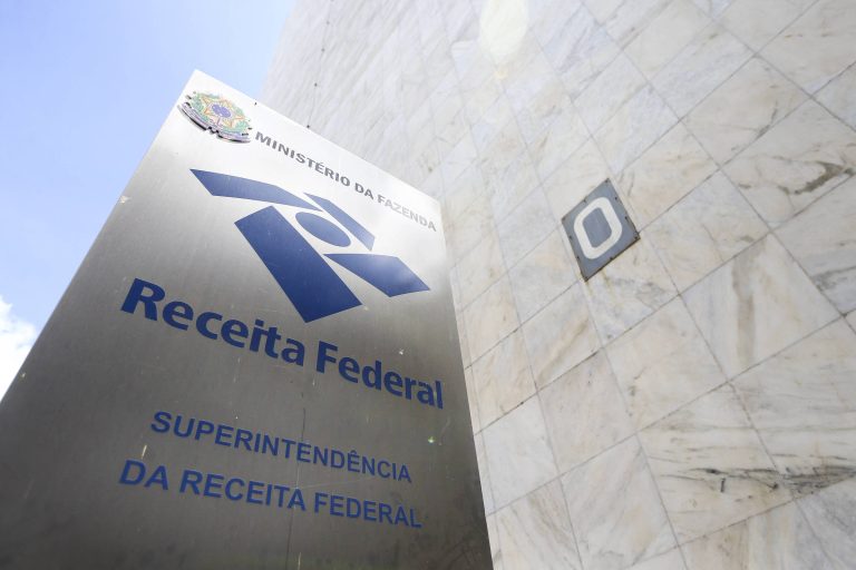IR 2026: opção por débito automático acaba amanhã - 09/05/2026 - Economia