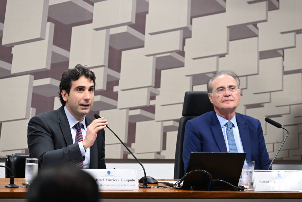 Renan Calheiros volta a acusar Galípolo de mentir - 26/05/2026 - Economia