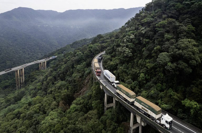 Tecnologia contra filas chega a 27,9 mil caminhoneiros - 11/05/2026 - Painel S.A.