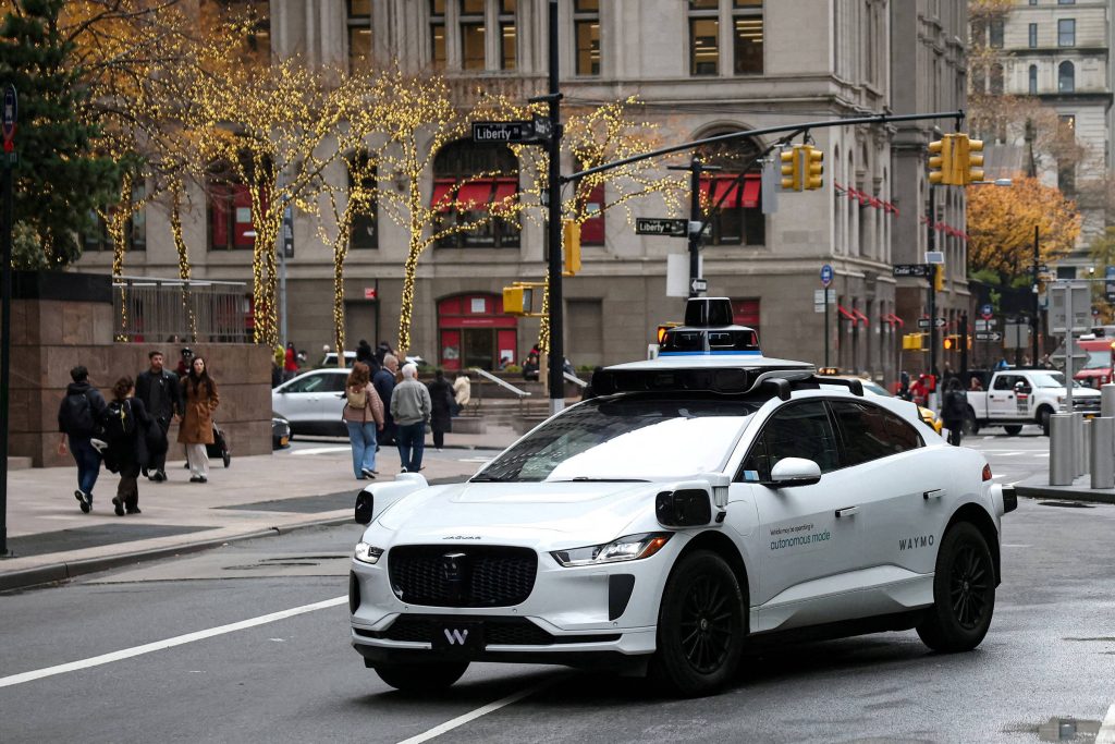 Waymo suspende táxis autônomos em 6 cidades; veja - 23/05/2026 - Economia