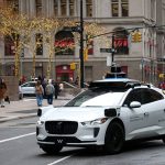 Waymo suspende táxis autônomos em 6 cidades; veja - 23/05/2026 - Economia